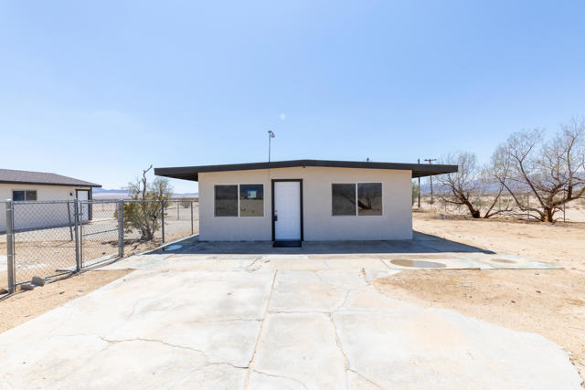 84417 Amboy Road, 29 Palms CA: https://media.crmls.org/mediaz/37e3631d-28b6-42cd-820a-6da077cdb0c4.jpg