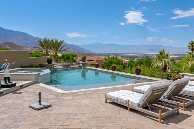 15 Buena Vista Court, Rancho Mirage CA: https://media.crmls.org/mediaz/37e3deba-8602-4ae5-bac6-10579a0b62ef.jpg