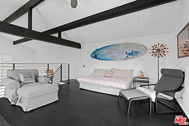 20 1/2 NORTHSTAR Street, Marina del Rey CA: https://media.crmls.org/mediaz/37e4c2bf-9934-4320-bddb-d122a497335d.jpg