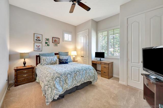 10659 Paseo Allegria Ave, San Diego CA: https://media.crmls.org/mediaz/37e4ce24-9a28-4751-80a7-daaf57dac5e0.jpg