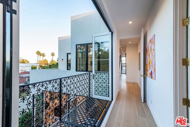 12509 W Sunset Boulevard, Los Angeles CA: https://media.crmls.org/mediaz/37e4f2b5-3f07-4018-ab4c-71634cbcde85.jpg