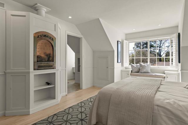 2982 Arguello Drive, Burlingame CA: https://media.crmls.org/mediaz/37e54759-e290-4868-869a-eca743fe5e4d.jpg