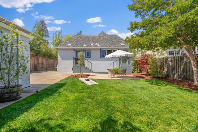 1223 Rhus Street, San Mateo CA: https://media.crmls.org/mediaz/37e590f1-6411-42e9-934b-f99b6750edb0.jpg