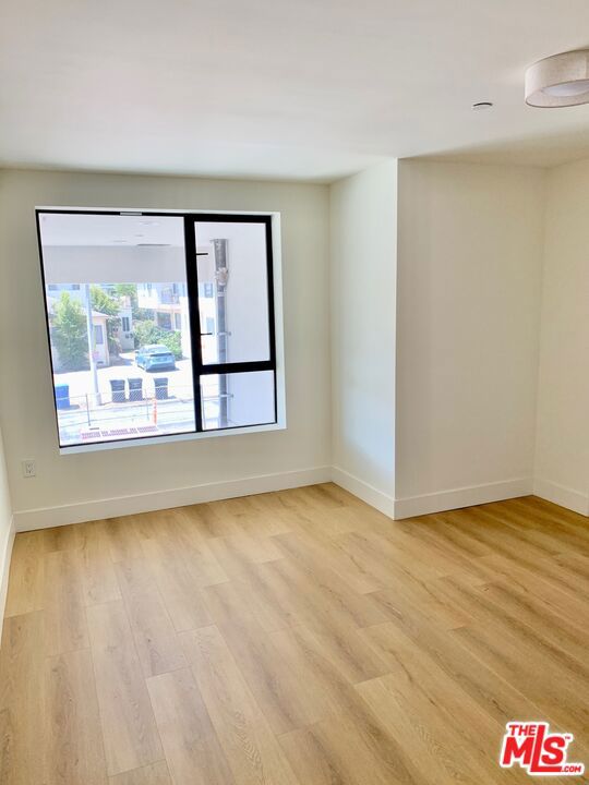 1822 Overland Avenue, Los Angeles CA: https://media.crmls.org/mediaz/37e61652-3ac6-4c24-a005-96fd8ea7d0db.jpg