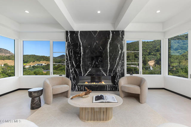 118 Giles Road, Lake Sherwood CA: https://media.crmls.org/mediaz/37e69623-f4ca-4518-b7e4-8788966089d1.jpg