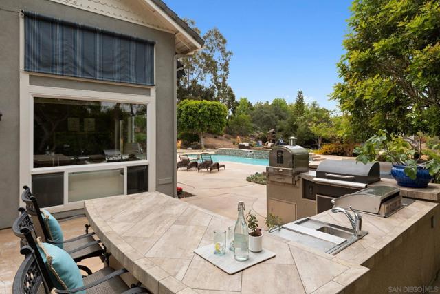 521 Latigo Row, Encinitas CA: https://media.crmls.org/mediaz/37e6c994-f4df-477d-b2cc-a33f5fb226a1.jpg