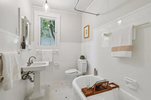 2404 Hillside Drive, Burlingame CA: https://media.crmls.org/mediaz/37e75cdf-6895-4e65-a5f8-e2162b0f5c83.jpg