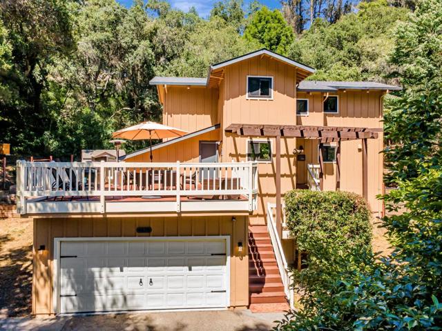 4858 Freedom Boulevard, Aptos CA: https://media.crmls.org/mediaz/37e77482-3f1d-4df7-afdf-475273ee3350.jpg