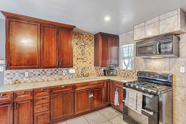 26280 Adrian Avenue, Hayward CA: https://media.crmls.org/mediaz/37e80b4b-d68a-42fc-9725-4caba0b784bd.jpg