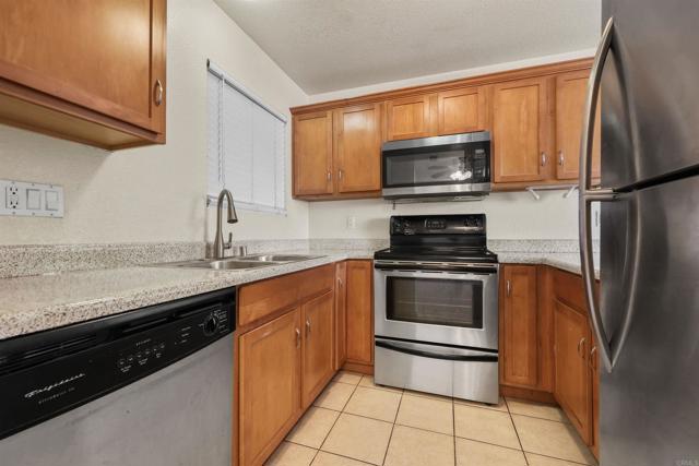 Detail Gallery Image 22 of 32 For 3285 Ocean View Blvd #22,  San Diego,  CA 92113 - 3 Beds | 2 Baths