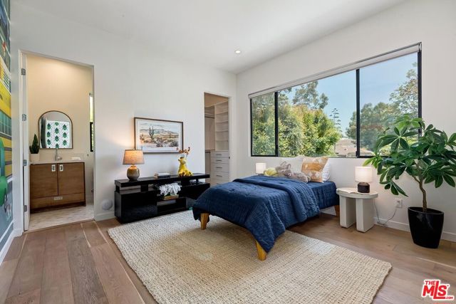 3571 Colonial Avenue, Los Angeles CA: https://media.crmls.org/mediaz/37e85dc2-96f8-43a5-b440-e20991cdf1c2.jpg