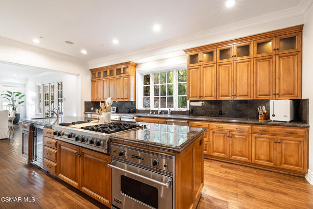 29475 Malibu View Court, Agoura Hills CA: https://media.crmls.org/mediaz/37e87ef2-c791-4d27-aca4-9aed34f2a36a.jpg