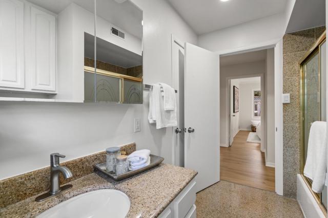 332 Camino Al Lago, Menlo Park CA: https://media.crmls.org/mediaz/37e897a7-87fe-43e7-b715-c3fc7542b191.jpg