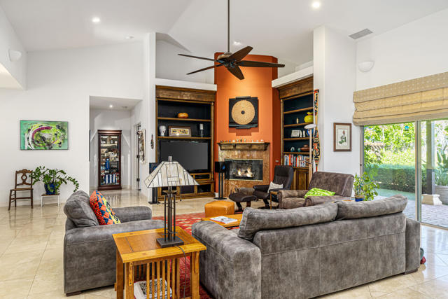73342 Bursera Way, Palm Desert CA: https://media.crmls.org/mediaz/37e948e0-4fdd-4de0-80c0-83817bbf796b.jpg
