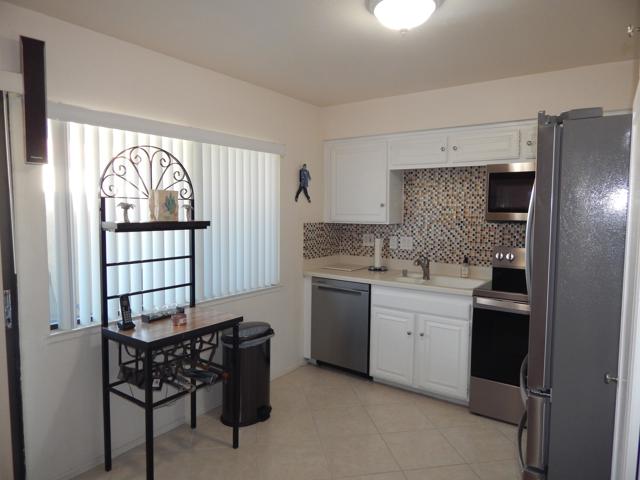 2010 Lawrence Crossley Road #1, Palm Springs, CA 92264