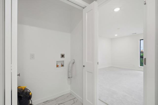 39975 Cedar Boulevard, Newark CA: https://media.crmls.org/mediaz/37ea090e-d438-4326-bebc-48d2e6da5bb3.jpg