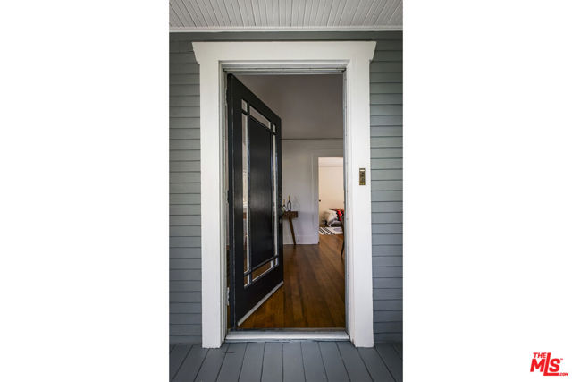 3865 Brunswick Avenue, Los Angeles CA: https://media.crmls.org/mediaz/37ea1fee-4d6b-4d06-b017-0fc733e03bd8.jpg