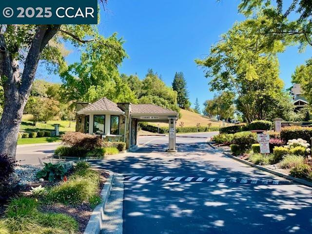 1020 Canyon Hills Road, San Ramon CA: https://media.crmls.org/mediaz/37ea93c8-beb1-4cfc-9fb4-7b4f8e453986.jpg