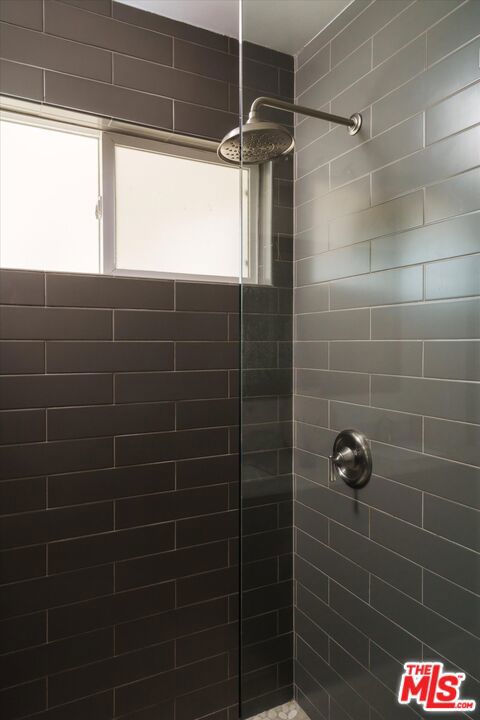 14141 Killion Street photo 25