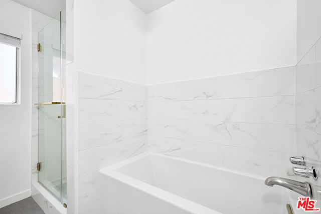 1228 14th Street, Santa Monica CA: https://media.crmls.org/mediaz/37eb3742-2eff-4e13-a3ae-a9c9e7f14769.jpg