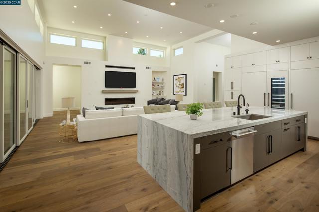 1070 Borrette Court, Napa CA: https://media.crmls.org/mediaz/37ece79e-e448-477e-b910-1271d5e4d350.jpg