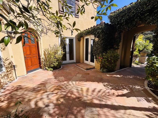 Detail Gallery Image 6 of 58 For 11596 Parkhurst Square, San Diego,  CA 92130 - 6 Beds | 6/1 Baths