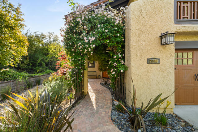 2008 Goldenrod Court, Westlake Village CA: https://media.crmls.org/mediaz/37ed8204-1be6-41b5-9ba9-000d21f0529c.jpg