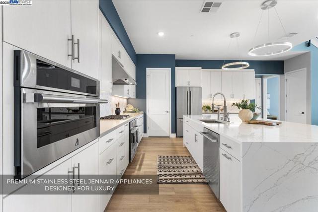 2250 Kilowatt Way, Fremont CA: https://media.crmls.org/mediaz/37eda7f0-de01-4ad3-bbe2-1f3297f9f854.jpg