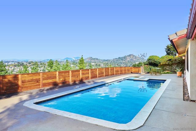 4176 E Arrieta Circle, La Mesa CA: https://media.crmls.org/mediaz/37ee0359-e8f5-4c9e-9277-7057569b7228.jpg