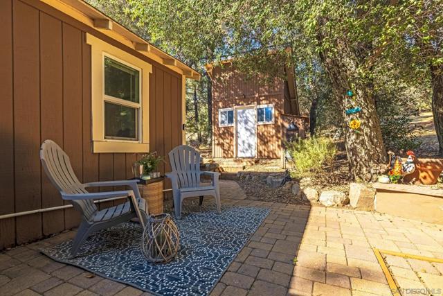 3221 Dolores Dr, Julian CA: https://media.crmls.org/mediaz/37ee3dfd-7f57-4aed-ac0a-4c2c2365fc73.jpg