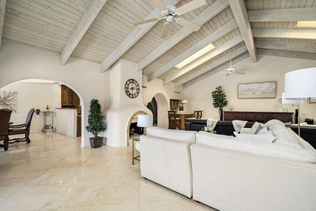 73580 Agave Lane, Palm Desert CA: https://media.crmls.org/mediaz/37ee684d-2130-4f5f-8e39-d86a9bb71d1b.jpg