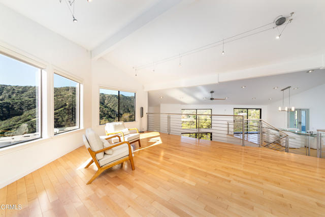 Detail Gallery Image 17 of 36 For 363 Patrician Way, Pasadena,  CA 91105 - 3 Beds | 3/1 Baths