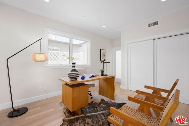 633 N Formosa Avenue, Los Angeles CA: https://media.crmls.org/mediaz/37eec2a8-206d-4995-be0e-e0c67211fa7a.jpg