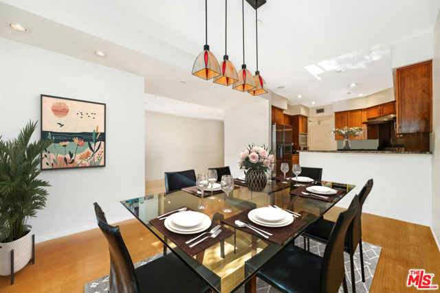 2111 S Beverly Glen Boulevard, Los Angeles CA: https://media.crmls.org/mediaz/37eeeb7c-ad6c-4189-b6e0-8c82ea81791f.jpg
