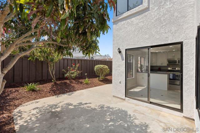 10785 Chinon Circle, San Diego CA: https://media.crmls.org/mediaz/37f08138-03da-46ed-84fc-4593cd4605f2.jpg