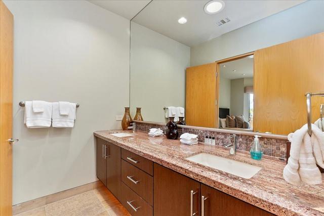 72 Royal Saint Georges Way, Rancho Mirage CA: https://media.crmls.org/mediaz/37f0a6a5-3be1-4fd4-a037-0525c952462b.jpg