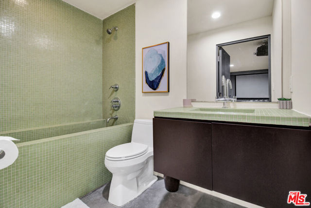 9892 BEVERLY GROVE Drive, Beverly Hills CA: https://media.crmls.org/mediaz/37f12cb0-0878-490d-a40e-0ab29923bc8c.jpg