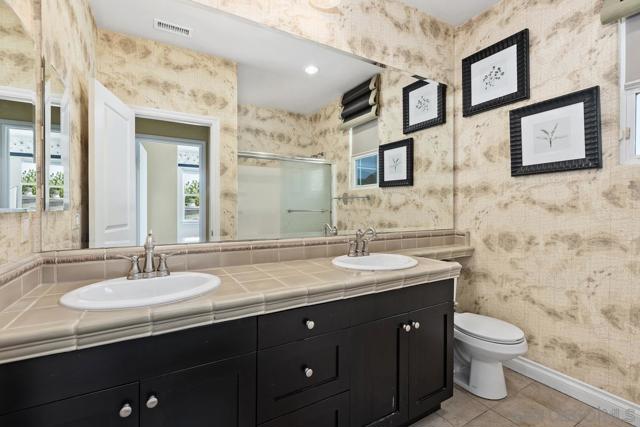 1833 Corte Galeana, Chula Vista CA: https://media.crmls.org/mediaz/37f1b9b7-882b-44ab-9d3d-f307baa9acc1.jpg