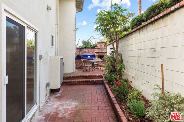 8335 W Manchester Avenue, Playa del Rey CA: https://media.crmls.org/mediaz/37f23a80-3e63-4980-853b-d9bd6e224a6e.jpg