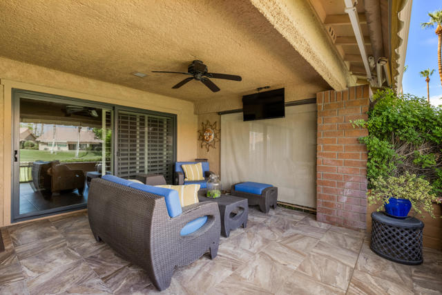 40 Joya Drive, Palm Desert CA: https://media.crmls.org/mediaz/37f299f1-2f7d-45e7-a921-0acdf4874c45.jpg