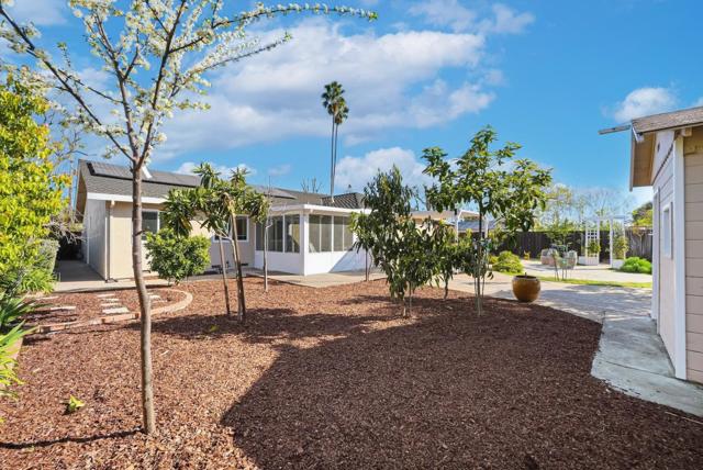 18660 Devon Avenue, Saratoga CA: https://media.crmls.org/mediaz/37f2b7b8-7916-4e95-8cf0-d0c83424f2d0.jpg