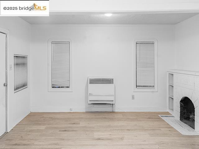 1132 86Th Ave, Oakland CA: https://media.crmls.org/mediaz/37f2f301-a1b0-4e5f-9267-9d1d4a41e631.jpg