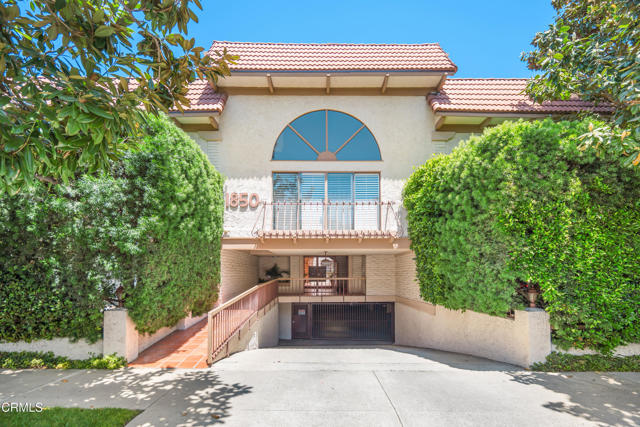 1850 Midvale Avenue, Los Angeles CA: https://media.crmls.org/mediaz/37f35b20-3c07-4627-b4c5-399fad6efb98.jpg