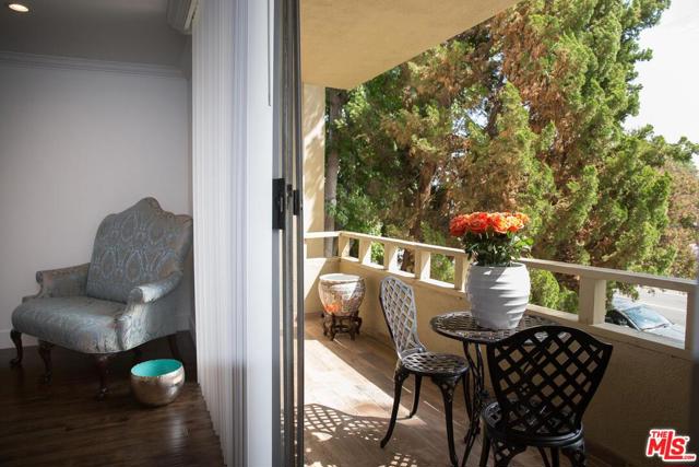 Photo of 5215 BALBOA #102, Encino, CA 91316