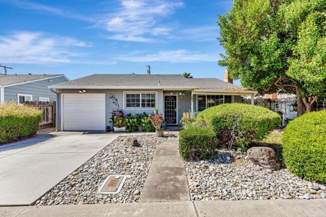 263 Maple Street, Hollister CA: https://media.crmls.org/mediaz/37f5023b-48d3-4cca-9e47-155f2a98361e.jpg