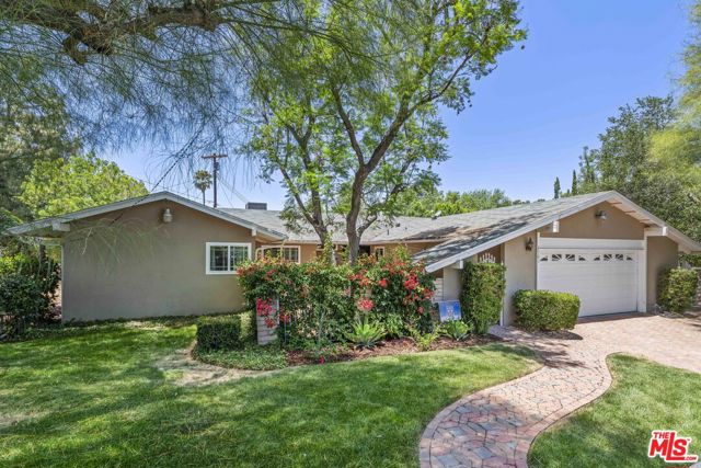 4701 Dunman Avenue, Woodland Hills CA: https://media.crmls.org/mediaz/37f54b67-7905-445f-83ec-fe6cf64e61cb.jpg