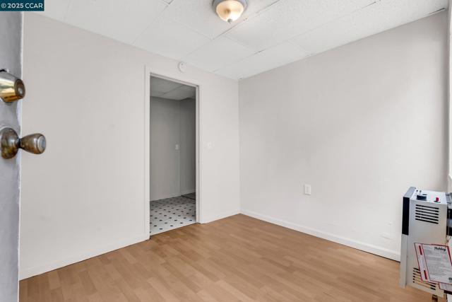 2150 35Th Ave, Oakland CA: https://media.crmls.org/mediaz/37f5ce3e-f3a8-43ca-98e1-a6fec0b80306.jpg