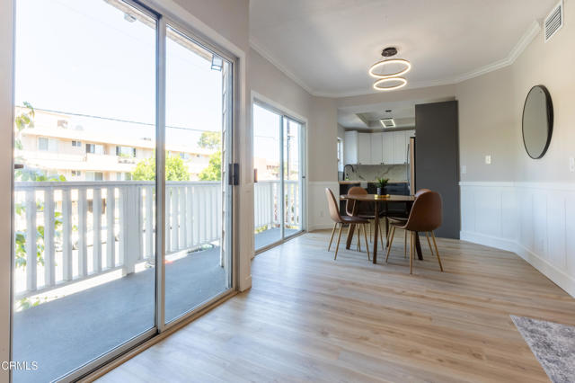 Detail Gallery Image 8 of 26 For 5135 Zelzah Ave #107,  Encino,  CA 91316 - 2 Beds | 2 Baths