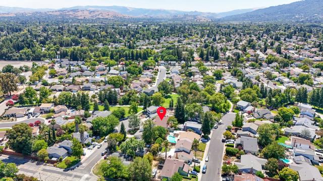 3530 Carlsbad Court, Pleasanton CA: https://media.crmls.org/mediaz/37f71071-81df-4a84-8beb-de2e7f6a8586.jpg