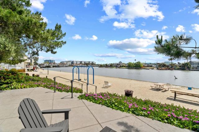 651 Port Drive, San Mateo CA: https://media.crmls.org/mediaz/37f778e1-077b-450d-b44f-b251e6d61fb6.jpg